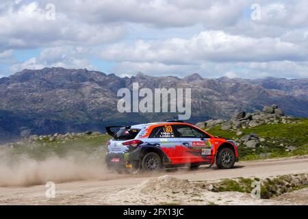 30 Oliver SOLBERG (SWE), Aaron JOHNSTON (IRL), HYUNDAI MOTORSPORT N HYUNDAI i20, RC2 Rally2, Aktion während der Rallye Portugal 2021, 4. Lauf der FIA WRC 2021, FIA World Rally Championship, vom 20. Bis 23. Mai 2021 in Matosinhos, Portugal - Foto Paulo Maria / DPPI / LiveMedia Stockfoto