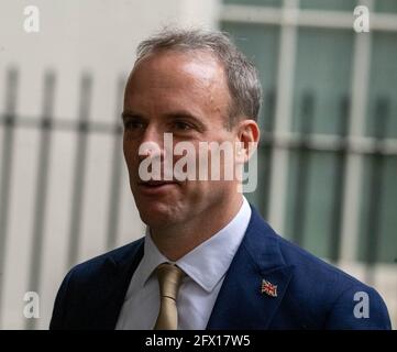 London, Großbritannien. Mai 2021. Dominic Raab, Außenminister, verlässt eine Kabinettssitzung in der Downing Street London 10. Kredit: Ian Davidson/Alamy Live Nachrichten Stockfoto