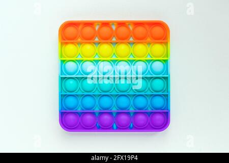 Beliebtes Silikonspielzeug für Kinder. Einfach Stockfoto