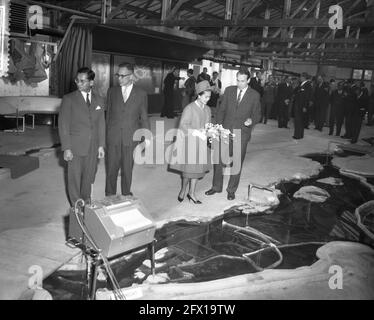 Königlicher Besuch im Delfter Hydrauliklabor, 25. Oktober 1960, Besuche, Niederlande, 20. Jahrhundert Presseagentur Foto, Nachrichten zu erinnern, Dokumentarfilm, historische Fotografie 1945-1990, visuelle Geschichten, Menschliche Geschichte des zwanzigsten Jahrhunderts, Momente in der Zeit festzuhalten Stockfoto