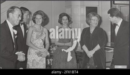 königshaus, Prinzen, Prinzessinnen, Königinnen, Hochzeiten, Festlichkeiten, Bernhard, Prinz, Baudouin, König von Belgien, Claus, Prinz, Fabiola Königin von Belgien, Juliana, Königin, 9. März 1966, Hochzeiten, Feste, Königinnen, Königshaus, Fürsten, Prinzessinnen, Niederlande, Foto der Presseagentur des 20. Jahrhunderts, zu erinnerende Nachrichten, Dokumentarfilm, historische Fotografie 1945-1990, visuelle Geschichten, Menschliche Geschichte des zwanzigsten Jahrhunderts, Momente in der Zeit festzuhalten Stockfoto