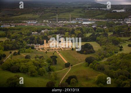 Luftaufnahme des Osborne House auf der Isle of Wight. Bilddatum: Sonntag, 16. Mai 2021. Foto von Christopher Ison © 07544044177 chris@christopheris Stockfoto