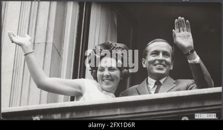 königliche Haus, Prinzessinnen, Prinzen, Porträts, Besuche, Balkone, Beatrix, Prinzessin, Claus, Prinz, 3. Juli 1965, Balkone, Besuche, Königshaus, Porträts, Prinzen, Prinzessinnen, Niederlande, Presseagentur des 20. Jahrhunderts, News to remember, Dokumentarfilm, historische Fotografie 1945-1990, visuelle Geschichten, Menschliche Geschichte des zwanzigsten Jahrhunderts, Momente in der Zeit festzuhalten Stockfoto