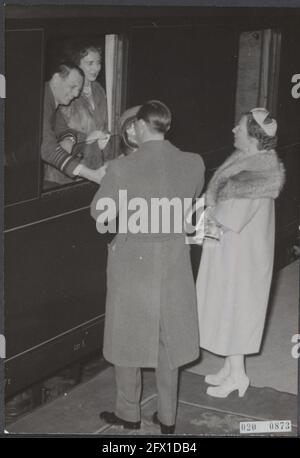 königshaus, Staatsbesuche, Königinnen, Fürsten, Könige, Stationen, Bernhard, Prinz, Ingrid Queen, Juliana, Königin, König, Friedrich, 1954, Könige, königinnen, Königshaus, Fürsten, Staatsbesuche, Stationen, Niederlande, Presseagentur des 20. Jahrhunderts, Foto, Nachrichten zum erinnern, Dokumentarfilm, historische Fotografie 1945-1990, visuelle Geschichten, Menschliche Geschichte des zwanzigsten Jahrhunderts, Momente in der Zeit festzuhalten Stockfoto