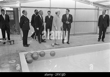 Prinzessin Beatrix in Drenthe eröffnete Urlaubszentrum Prinz Willem Alexander in Roden, 8. Mai 1968, Eröffnungen, Prinzessinnen, Ferienzentren, Niederlande, Foto der Presseagentur des 20. Jahrhunderts, zu erinnerende Nachrichten, Dokumentarfilm, historische Fotografie 1945-1990, visuelle Geschichten, Menschliche Geschichte des zwanzigsten Jahrhunderts, Momente in der Zeit festzuhalten Stockfoto