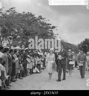 Prinzessin Beatrix in Suriname, Führung durch Wageningen, 9. März 1965, Besuche, Prinzessinnen, Niederlande, Foto der Presseagentur des 20. Jahrhunderts, zu erinnerende Nachrichten, Dokumentarfilm, historische Fotografie 1945-1990, visuelle Geschichten, Menschliche Geschichte des zwanzigsten Jahrhunderts, Momente in der Zeit festzuhalten Stockfoto