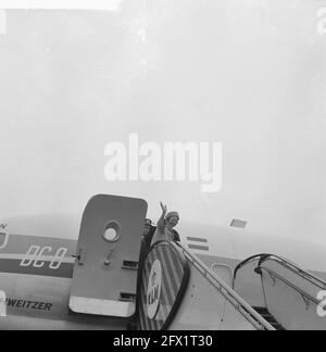Prinzessin Beatrix in Japan. Prinzessin Beatrix oben auf der Flugzeugtreppe, 1. April 1963, Flugzeuge, Niederlande, 20. Jahrhundert Presseagentur Foto, Nachrichten zu erinnern, Dokumentarfilm, historische Fotografie 1945-1990, visuelle Geschichten, Menschliche Geschichte des zwanzigsten Jahrhunderts, Momente in der Zeit festzuhalten Stockfoto