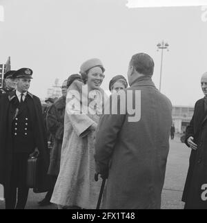 Prinzessin Beatrix in Japan. Prinzessin Beatrix oben auf der Flugzeugtreppe, 1. April 1963, Flugzeuge, Niederlande, 20. Jahrhundert Presseagentur Foto, Nachrichten zu erinnern, Dokumentarfilm, historische Fotografie 1945-1990, visuelle Geschichten, Menschliche Geschichte des zwanzigsten Jahrhunderts, Momente in der Zeit festzuhalten Stockfoto