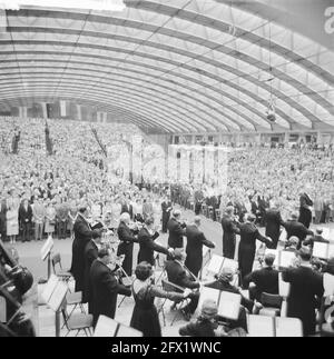 Concertgebouw Orchester Konzert im RAI. Überblick über das Vollhaus, 16. Juni 1961, Konzerte, Orchester, Niederlande, Presseagentur des 20. Jahrhunderts, Foto, Nachrichten zum erinnern, Dokumentarfilm, historische Fotografie 1945-1990, visuelle Geschichten, Menschliche Geschichte des zwanzigsten Jahrhunderts, Momente in der Zeit festzuhalten Stockfoto