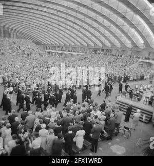 Concertgebouw Orchester im RAI. Überblick über den vollen Saal, 16. Juni 1961, Konzerte, Orchester, Niederlande, Presseagentur des 20. Jahrhunderts, Foto, Nachrichten zum erinnern, Dokumentarfilm, historische Fotografie 1945-1990, visuelle Geschichten, Menschliche Geschichte des zwanzigsten Jahrhunderts, Momente in der Zeit festzuhalten Stockfoto