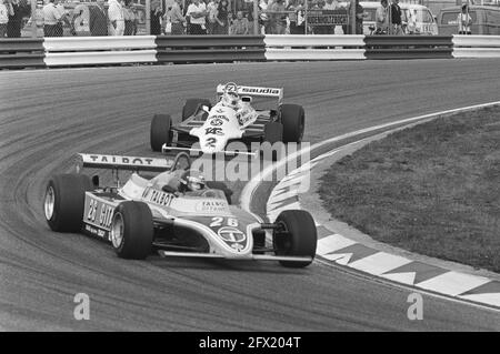 Im Vordergrund der Franzose Jacques Lafitte in einer Ligier-Matra, gefolgt von dem Argentinier Carlos Reutemann mit Williams-Ford beim Grand Prix Formel 1 in Zandvoort, 30. August 1981, Grand Prix Zandvoort, Grand Prix der Niederlande, Rennfahrer, Rennstrecken, Rennwagen, Rennen, Wettbewerbe, Niederlande, Foto der Presseagentur des 20. Jahrhunderts, zu erinnerende Nachrichten, Dokumentarfilm, historische Fotografie 1945-1990, visuelle Geschichten, Menschliche Geschichte des zwanzigsten Jahrhunderts, Momente in der Zeit festzuhalten Stockfoto