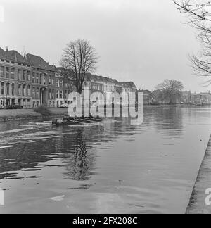 Laga (Delft) Trains for Head of River, 27. März 1962, Rudern, Niederlande, Foto der Presseagentur des 20. Jahrhunderts, News to Remember, Dokumentarfilm, historische Fotografie 1945-1990, visuelle Geschichten, Menschliche Geschichte des zwanzigsten Jahrhunderts, Momente in der Zeit festzuhalten Stockfoto