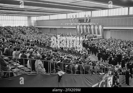 Concertgebouw Orchestra im RAI, Überblick über den ausverkauften Saal, 2. Juli 1965, Orchester, Spielstätten, Niederlande, Presseagentur des 20. Jahrhunderts, Foto, Nachrichten zum erinnern, Dokumentarfilm, historische Fotografie 1945-1990, visuelle Geschichten, Menschliche Geschichte des zwanzigsten Jahrhunderts, Momente in der Zeit festzuhalten Stockfoto
