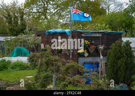 Zuteilung, Gemüse, Pflaster, Komposthaufen, Kohlpflaster, Planung, Layout, organische Ziele, Pflanzen, die Sie anbauen, Ernte, Bio-Gartenarbeit, Brassiken. Stockfoto