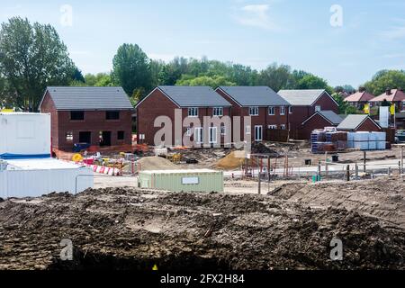 Auf einem Grundstück in Southport, Merseyside, Großbritannien, werden neue Häuser gebaut. Stockfoto