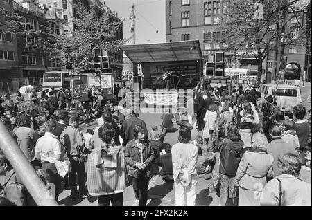 Kundgebung übergibt Zentralamerika an Rokin in Amsterdam; Überblick über die Kundgebung, 9. Mai 1982, Kundgebungen, Niederlande, 20. Jahrhundert Presseagentur Foto, Nachrichten zu erinnern, Dokumentarfilm, historische Fotografie 1945-1990, visuelle Geschichten, Menschliche Geschichte des zwanzigsten Jahrhunderts, Momente in der Zeit festzuhalten Stockfoto