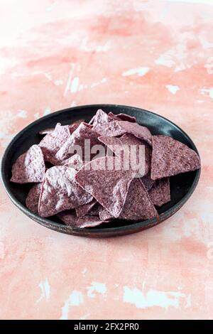 Blue Corn Tortilla Chips - FOODPIX Stockfoto