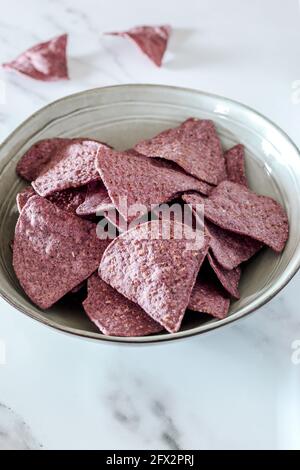 Blue Corn Tortilla Chips - FOODPIX Stockfoto