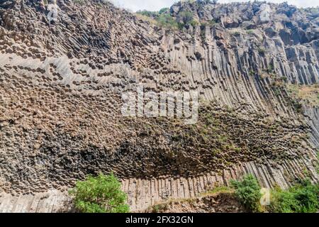 Basaltsäulenformation genannt Symphonie der Steine entlang der Garni-Schlucht, Armenien Stockfoto