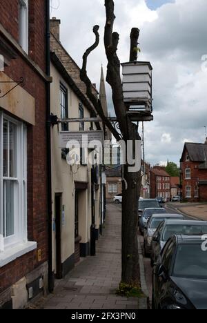 Beehive Inn in Grantham, der einzige Pub mit einem lebendigen Zeichen Stockfoto