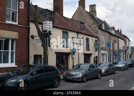 Beehive Inn in Grantham, der einzige Pub mit einem lebendigen Zeichen Stockfoto