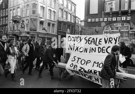 Demonstration zur Freilassung von Bobby Seale, Anführer des Black Panther, in Amsterdam, 14. März 1970, Demonstrationen, Freigaben, Niederlande, Presseagentur des 20. Jahrhunderts, Foto, Nachrichten zum erinnern, Dokumentarfilm, historische Fotografie 1945-1990, visuelle Geschichten, Menschliche Geschichte des zwanzigsten Jahrhunderts, Momente in der Zeit festzuhalten Stockfoto