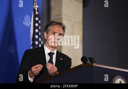 Jerusalem, Usa. Mai 2021. US-Außenminister Antony Blinken gibt am Dienstag, dem 25. Mai 2021, bei einer Pressekonferenz in Jerusalem eine Erklärung ab. Pool Foto von Ronen Zvulun/UPI Kredit: UPI/Alamy Live News Stockfoto