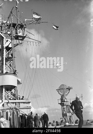 Die niederländische Presse an Bord von HR. Frau Karel Doorman, 24. September 1947, Marine, Presse, Ships, Niederlande, 20. Jahrhundert Presseagentur Foto, Nachrichten zu erinnern, Dokumentarfilm, historische Fotografie 1945-1990, visuelle Geschichten, Menschliche Geschichte des zwanzigsten Jahrhunderts, Momente in der Zeit festzuhalten Stockfoto