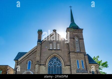 Fassade der römisch-katholischen Kirche Saint Stanislaus i12 Denison Ave, die sich in der Nähe der Queen Street West in Toronto, Kanada, befindet Stockfoto