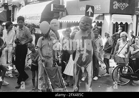 Der Uitmarkt in Amsterdam umfasst 120 Informationsstände von Theatergruppen, Firmen usw., die sich zwischen dem Leidse- und dem Museumplein befinden. Hier live Pop im Popstudio Hendrik, 5. September 1981, kulturelle Veranstaltungen, Pop Art, Popmusik, Informationen, Niederlande, Foto der Presseagentur des 20. Jahrhunderts, Nachrichten zu erinnern, Dokumentarfilm, historische Fotografie 1945-1990, visuelle Geschichten, Menschliche Geschichte des zwanzigsten Jahrhunderts, Momente in der Zeit festzuhalten Stockfoto