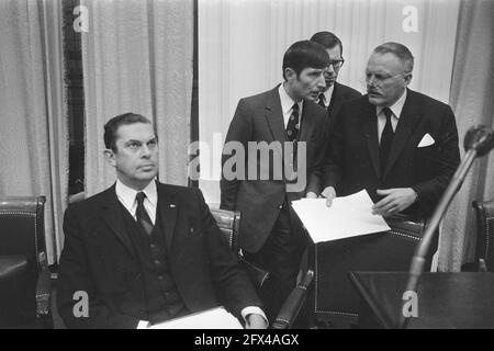 Aussprache der zweiten Kammer über die dritte Freilassung von Breda, Biesheuvel, Van Agt, Berkhouwer (VVD), Februar 29, 1972, Debatten, Freigaben, Niederlande, Foto der Presseagentur des 20. Jahrhunderts, Nachrichten zu erinnern, Dokumentarfilm, historische Fotografie 1945-1990, visuelle Geschichten, Menschliche Geschichte des zwanzigsten Jahrhunderts, Momente in der Zeit festzuhalten Stockfoto