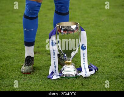 Sheffield, England, 24. Mai 2021. Die Trophäe der Profi-Entwicklungsliga während des Spiels der Professional Development League in Bramall Lane, Sheffield. Bildnachweis sollte lauten: David Klein / Sportimage Stockfoto