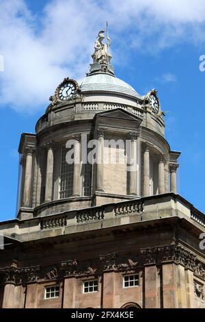 Liverpool Town Hall Gebäude mit der Statue der römischen Göttin Minerva auf der Kuppel Stockfoto