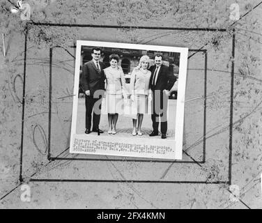 Opfer eines Raubüberfalls in einem Juweliergeschäft am Heiligeweg in Amsterdam. Von links nach rechts P. Dominas, Betty Balk, Frau Balk, Helmut Balk, September 22, 1966, Gruppenportraits, Niederlande, Foto der Presseagentur des 20. Jahrhunderts, zu erinnerende Nachrichten, Dokumentarfilm, historische Fotografie 1945-1990, visuelle Geschichten, Menschliche Geschichte des zwanzigsten Jahrhunderts, Momente in der Zeit festzuhalten Stockfoto