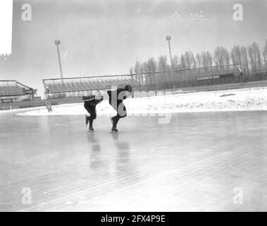 Eisschnelllauf-Europameisterschaften in Deventer, 18. Januar 1966, Eisschnelllauf-Meisterschaften, Niederlande, 20. Jahrhundert Presseagentur Foto, Nachrichten zu erinnern, Dokumentarfilm, historische Fotografie 1945-1990, visuelle Geschichten, Menschliche Geschichte des zwanzigsten Jahrhunderts, Momente in der Zeit festzuhalten Stockfoto