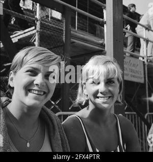 Schwimmeuropameisterschaften in Utrecht, Caron und Mandonnant, 21. August 1966, Schwimmmeisterschaften, Niederlande, Presseagentur des 20. Jahrhunderts, Foto, Nachrichten zum erinnern, Dokumentarfilm, historische Fotografie 1945-1990, visuelle Geschichten, Menschliche Geschichte des zwanzigsten Jahrhunderts, Momente in der Zeit festzuhalten Stockfoto