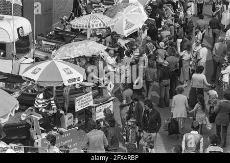 Streichbogen in Egmond aan Zee, Menschenmassen in Bogenschießen, 12. Juni 1976, Spiele, Niederlande, Foto der Presseagentur des 20. Jahrhunderts, News to remember, Dokumentarfilm, historische Fotografie 1945-1990, visuelle Geschichten, Menschliche Geschichte des zwanzigsten Jahrhunderts, Momente in der Zeit festzuhalten Stockfoto