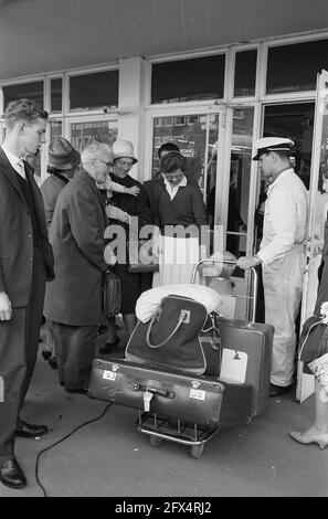 Evakues aus Niederländisch-Neuguinea, 29. Mai 1962, Niederlande, 20. Jahrhundert Presseagentur Foto, Nachrichten zu erinnern, Dokumentarfilm, historische Fotografie 1945-1990, visuelle Geschichten, Menschliche Geschichte des zwanzigsten Jahrhunderts, Momente in der Zeit festzuhalten Stockfoto