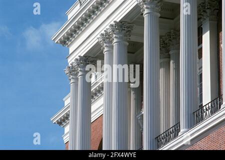 Detail der Säulenfassade des Massachusetts State House, Beacon Hill, Boston, MA USA Stockfoto