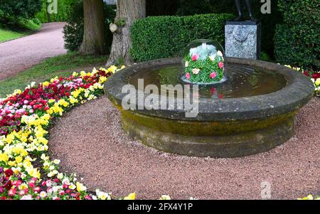 Springbrunnen auf Schloss Altenstein Stockfoto