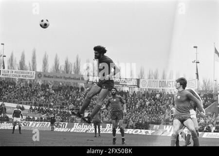 FC Utrecht gegen Ajax 2-1 (KNVB-Pokal); Spielmomente, 21. November 1976, Sport, Fußball, Niederlande, Foto der Presseagentur des 20. Jahrhunderts, zu erinnerende Nachrichten, Dokumentarfilm, historische Fotografie 1945-1990, visuelle Geschichten, Menschliche Geschichte des zwanzigsten Jahrhunderts, Momente in der Zeit festzuhalten Stockfoto