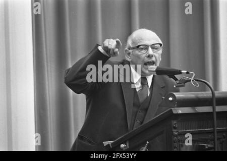 Diskussion Gesellschaftsvertrag im Unterhaus, Den Uyl das Wort, 31. Oktober 1972, Politik, Niederlande, 20. Jahrhundert Presseagentur Foto, Nachrichten zu erinnern, Dokumentarfilm, historische Fotografie 1945-1990, visuelle Geschichten, Menschliche Geschichte des zwanzigsten Jahrhunderts, Momente in der Zeit festzuhalten Stockfoto