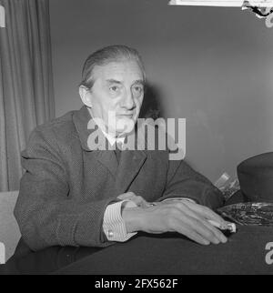 Ankunft von Sir John Barbirolli (Dirigent) am Flughafen Schiphol, 14. September 1965, Ankunft, Leiter, Niederlande, 20. Jahrhundert Presseagentur Foto, Nachrichten zu erinnern, Dokumentarfilm, historische Fotografie 1945-1990, visuelle Geschichten, Menschliche Geschichte des zwanzigsten Jahrhunderts, Momente in der Zeit festzuhalten Stockfoto