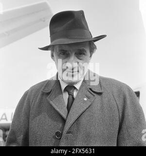 Ankunft von Sir John Barbirolli (Dirigent) am Flughafen Schiphol, 14. September 1965, Ankunft, Leiter, Niederlande, Presseagentur des 20. Jahrhunderts, Foto, Nachrichten zum erinnern, Dokumentarfilm, historische Fotografie 1945-1990, visuelle Geschichten, Menschliche Geschichte des zwanzigsten Jahrhunderts, Momente in der Zeit festzuhalten Stockfoto