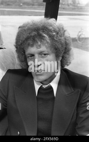 Ankunft in St. Etienne in der Nähe von Eindhoven; Trainer Herbin, 2. November 1976, Trainer, Fußball, Niederlande, Foto der Presseagentur des 20. Jahrhunderts, zu erinnerende Nachrichten, Dokumentarfilm, historische Fotografie 1945-1990, visuelle Geschichten, Menschliche Geschichte des zwanzigsten Jahrhunderts, Momente in der Zeit festzuhalten Stockfoto