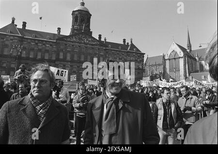 FNV-Kundgebung auf dem Dam-Platz, Amsterdam; FNV-Präsident Wim Kok in der Menge, 20. März 1980, Demonstrationen, 20. Jahrhundert Presseagentur Foto, Nachrichten zu erinnern, Dokumentarfilm, historische Fotografie 1945-1990, visuelle Geschichten, Menschliche Geschichte des zwanzigsten Jahrhunderts, Momente in der Zeit festzuhalten Stockfoto