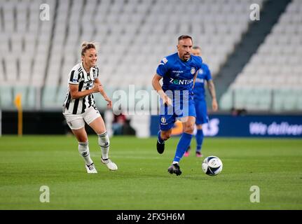 Turin/Italien, 25. Mai 2021, Franck Ribery (AC Fiorentina) während der ‘ „Partita del Cuore“, einem wohltätigen Fußballspiel zwischen der italienischen Sängernationalmannschaft und den Research Champions und den Juventus Women, das im Allianz-Stadion des FC Juventus stattfand, um im Forschungszentrum des Candiolo Hospital gegen Krebs 7 Millionen Euro zu sammeln. Foto Nderim KACELI/ Alamy Live News Stockfoto