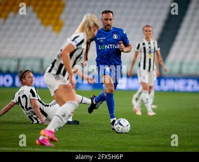 Turin/Italien, 25. Mai 2021, Franck Ribery (AC Fiorentina) während der ‘ „Partita del Cuore“, einem wohltätigen Fußballspiel zwischen der italienischen Sängernationalmannschaft und den Research Champions und den Juventus Women, das im Allianz-Stadion des FC Juventus stattfand, um im Forschungszentrum des Candiolo Hospital gegen Krebs 7 Millionen Euro zu sammeln. Foto Nderim KACELI/ Alamy Live News Stockfoto