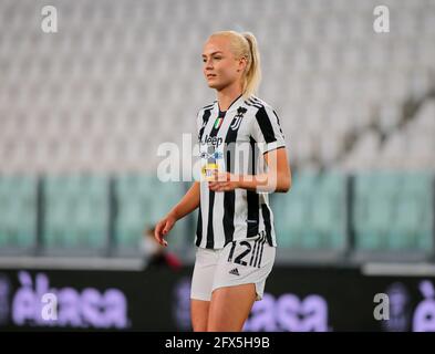 Torino/Italien, 25. Mai 2021, Matilde Lundrof Skovensen (Juventus Women) während der ‘ „Partita del Cuore“, einem wohltätigen Fußballspiel zwischen der italienischen Sängernationalmannschaft und den Research Champions und den Juventus Women, fand im Allianz-Stadion des FC Juventus ein 7 Millionen Euro, die im Forschungszentrum des Candiolo Hospitals gegen Krebs benötigt wurden, statt. Foto Nderim KACELI/ Alamy Live News Stockfoto