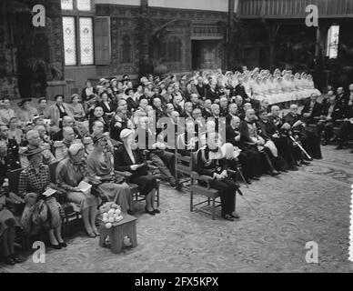 Prinz Bernhard Landkommandant im Orden des Hl. Johannes Ridderzaal, 26. Juni 1954, Fürsten, Niederlande, 20. Jahrhundert Presseagentur Foto, Nachrichten zu erinnern, Dokumentarfilm, historische Fotografie 1945-1990, visuelle Geschichten, Menschliche Geschichte des zwanzigsten Jahrhunderts, Momente in der Zeit festzuhalten Stockfoto